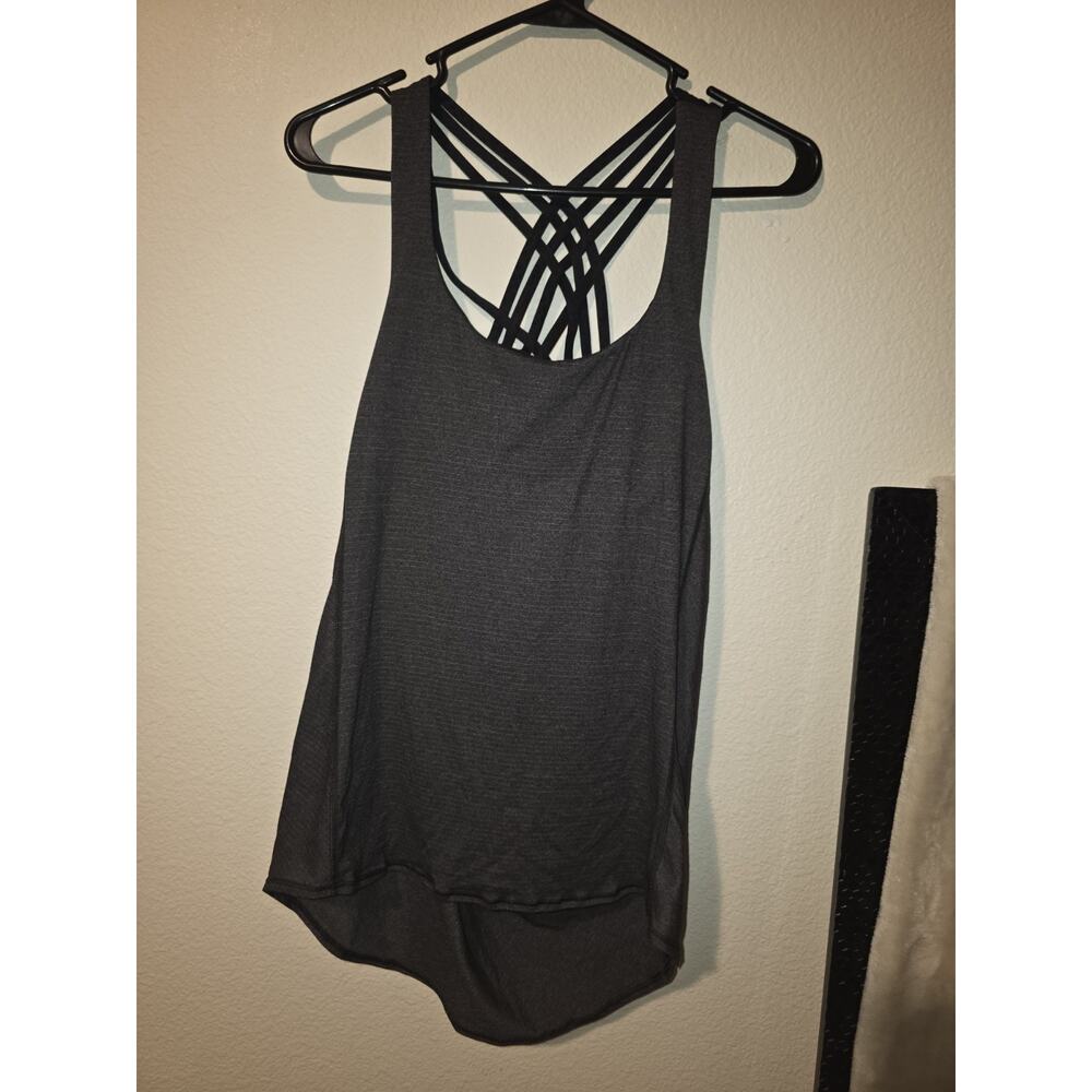 Size 8 Lululemon Women’s Lot of 3 Solid Athleisure Tank Tops Racerback/Strappy - Picture 7 of 8
